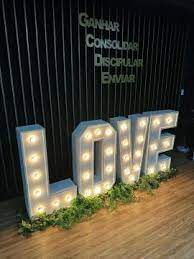 Letra gigante (espessura 10 cm)