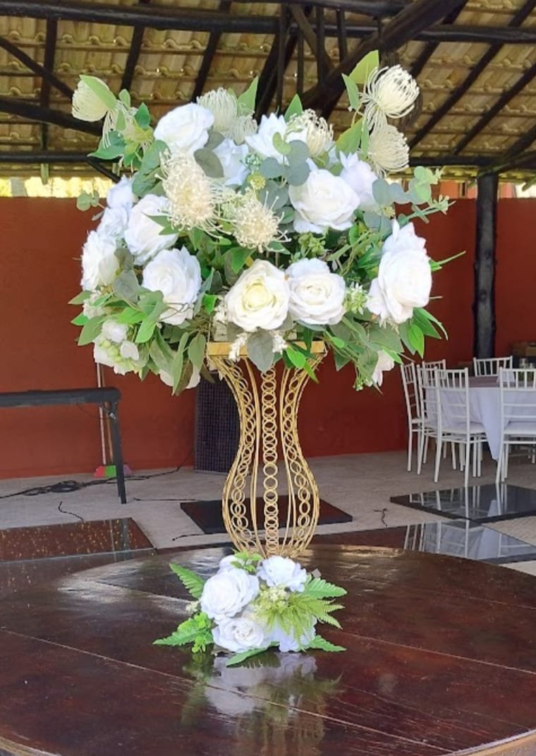 Vaso com arranjo floral